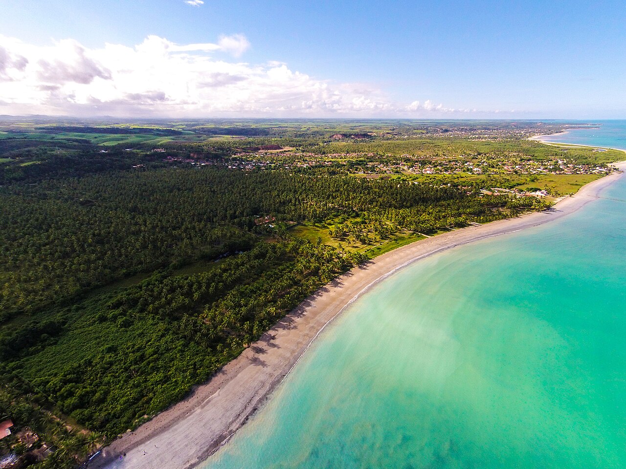 Vista aérea da Praia de Ipioca, no litoral norte de Maceió